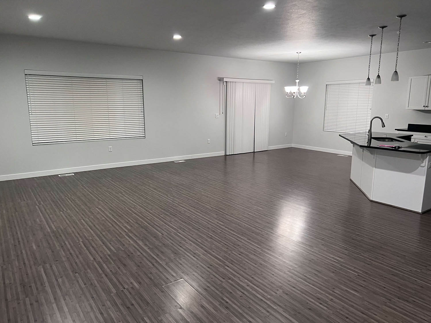 empty room with clean floor